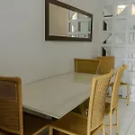 500M Praia De Taperapuan; 2 Quartos; Wifi 300Mbs; 2 Pavimento; Churrasqueira; Chuveirao; Estacionamento Gratuito 1 Carro