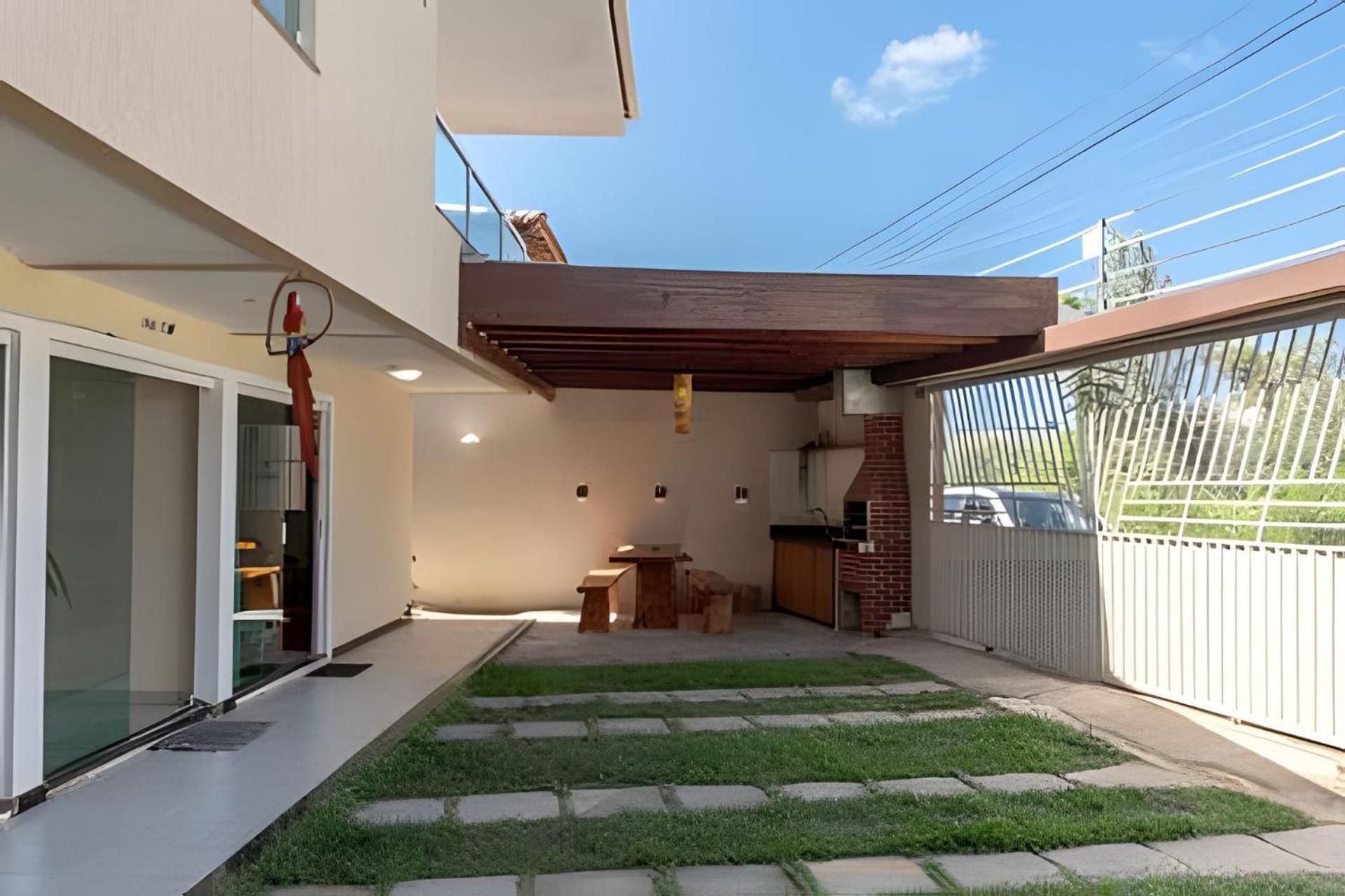 Holiday home Taperapuan Retreat: Cozy 2-bedroom With Bbq And Smart Amenities Porto Seguro